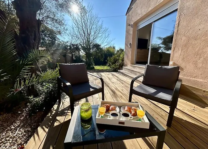 Bas De Cosy Les Pins Avec Jardin *