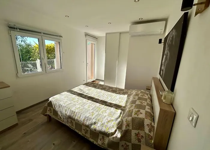 Bas De Cosy Les Pins Avec Jardin Holiday home