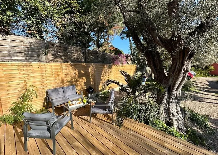 Bas De Cosy Les Pins Avec Jardin Holiday home